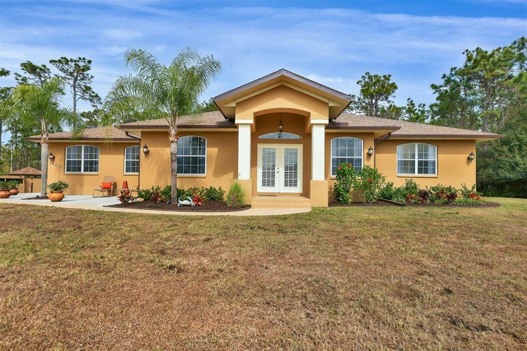 Property Photo:  30215 Saddlebag Trail  FL 34251 