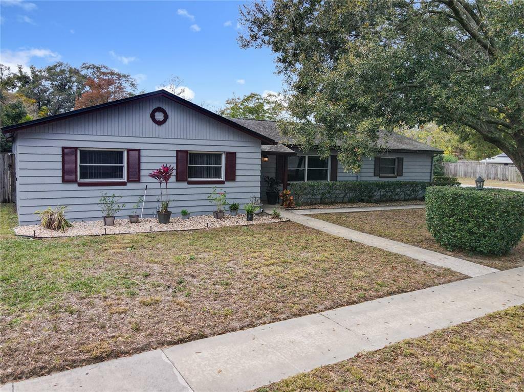 Property Photo: 104 Larkspur Drive FL 32701