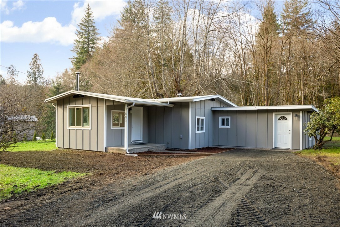 Property Photo:  691 W Kamilche Lane  WA 98584 