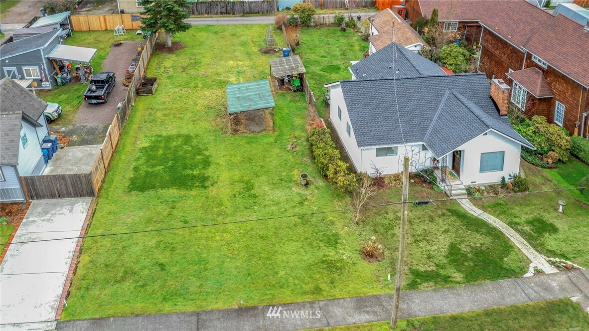 Property Photo:  436 S Blakeley Street  WA 98272 