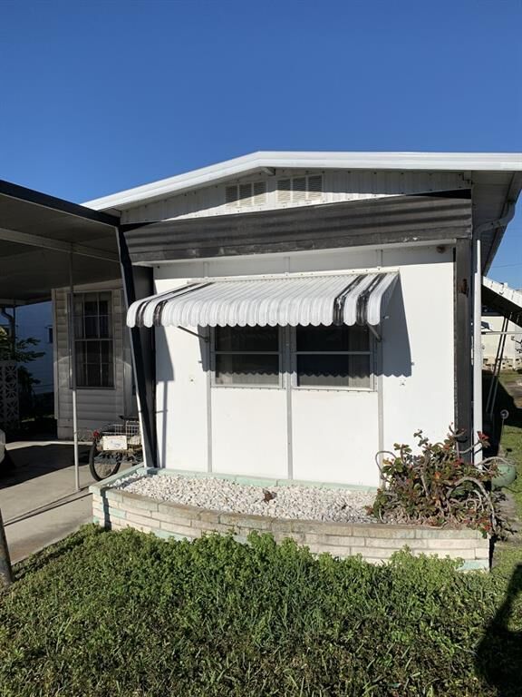 Property Photo:  6614 New Jersey Street  FL 34207 