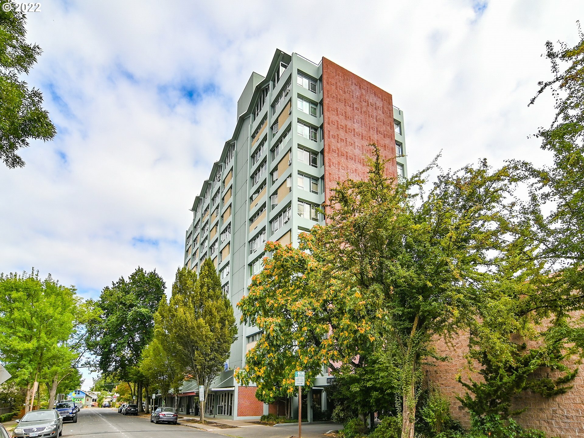 Property Photo: 1313 Lincoln St 603 OR 97401