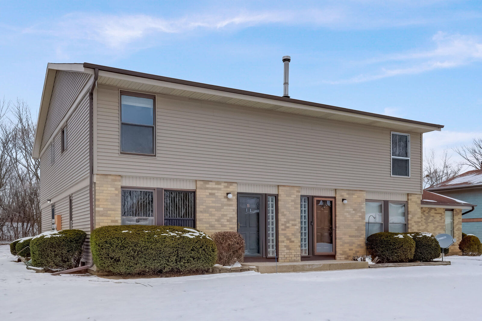 Property Photo:  6940 N Raintree Dr  WI 53223 