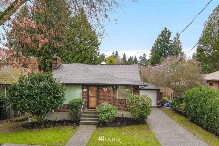 Property Photo: 6819 24th Avenue NE WA 98115