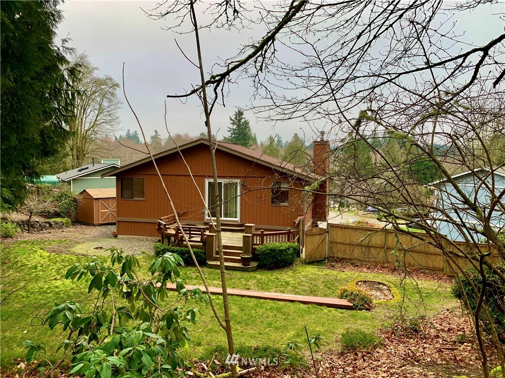 Property Photo:  400 Falcon Court NE  WA 98311 