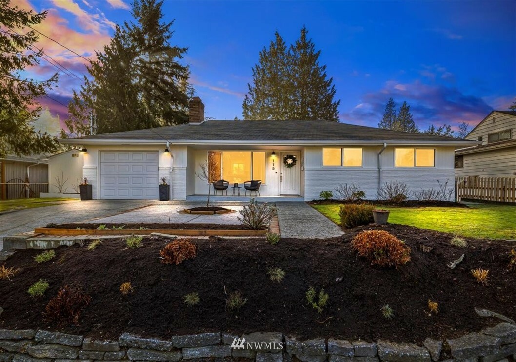 Property Photo:  115 N 200th Street  WA 98133 