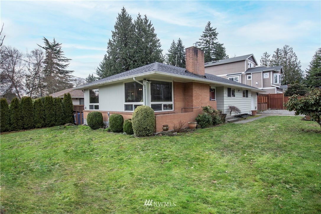 Property Photo:  1927 N 133rd Street  WA 98133 