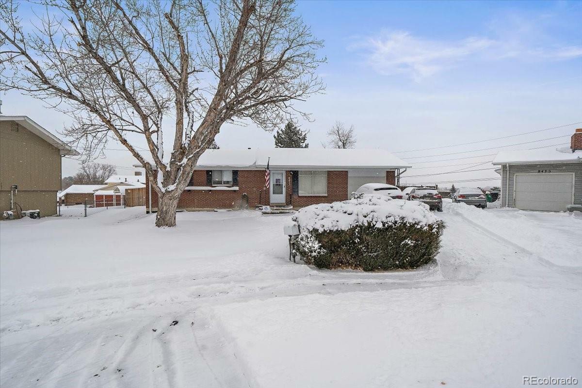 Property Photo:  8455 W Capri Place  CO 80123 