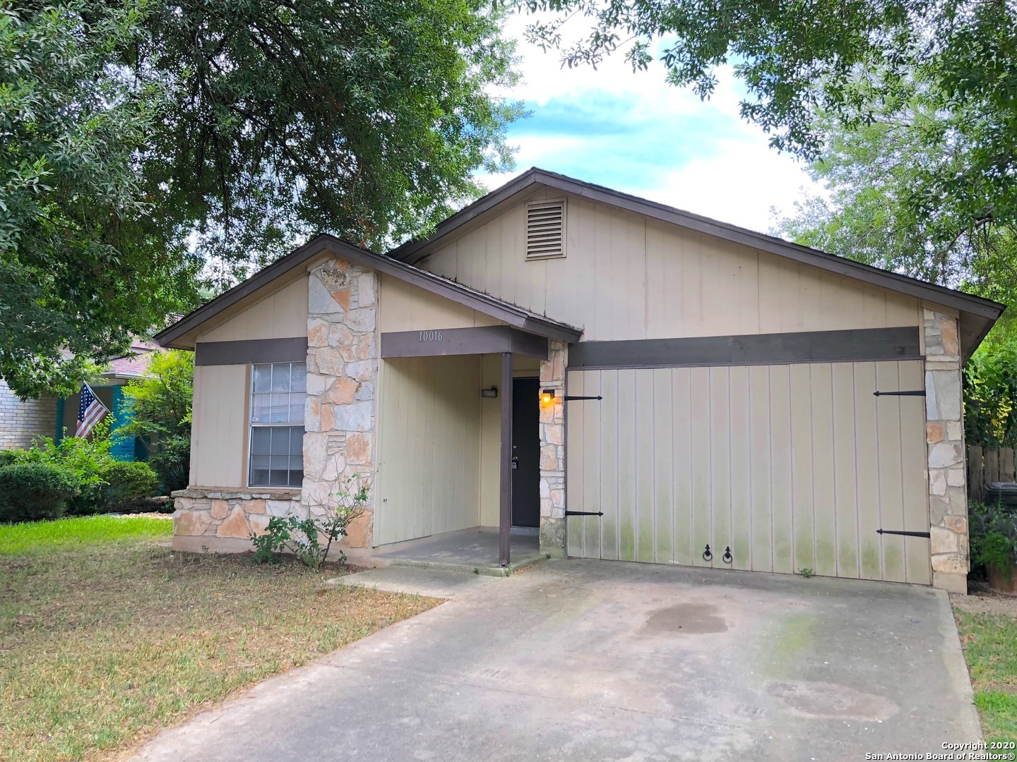 Property Photo:  10016 Woodtrail  TX 78250 