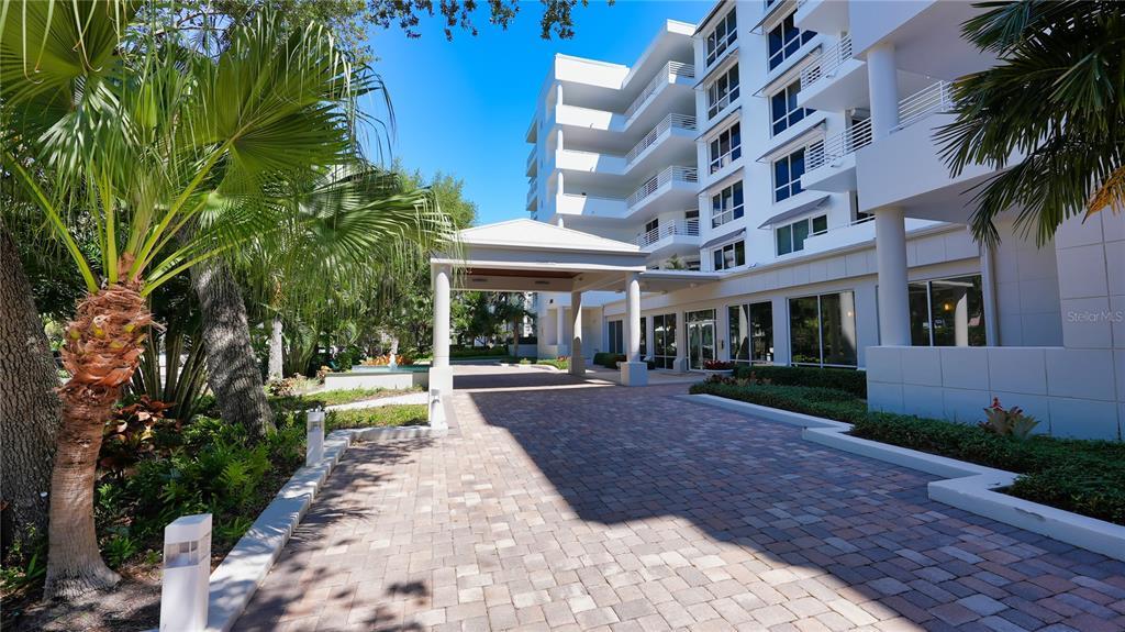 Property Photo: 2410 Harbourside Drive 141 FL 34228