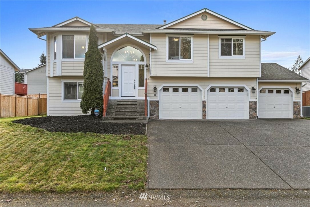 Property Photo:  2902 162nd Street E  WA 98445 