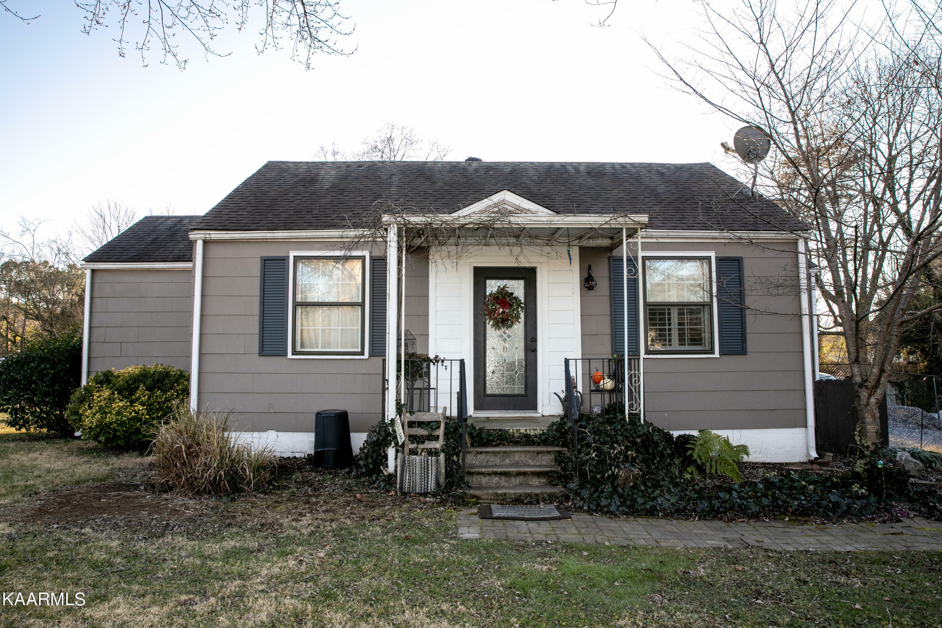 Property Photo: 3305 Fairway Rd TN 37917