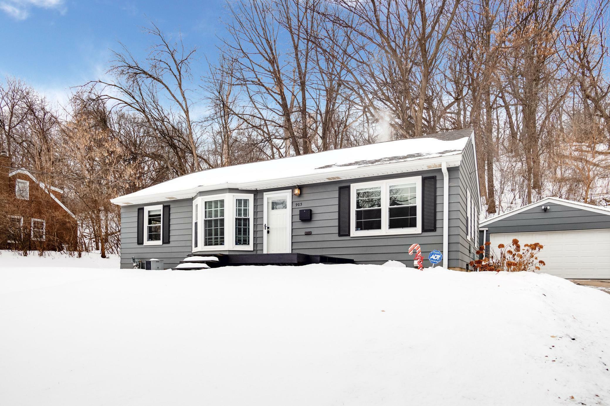 Property Photo:  903 Old Lexington Avenue  MN 55116 