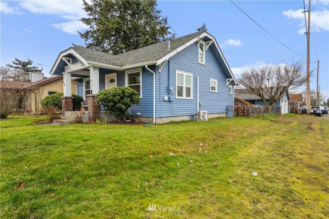 Property Photo:  8002 S Park Avenue  WA 98408 