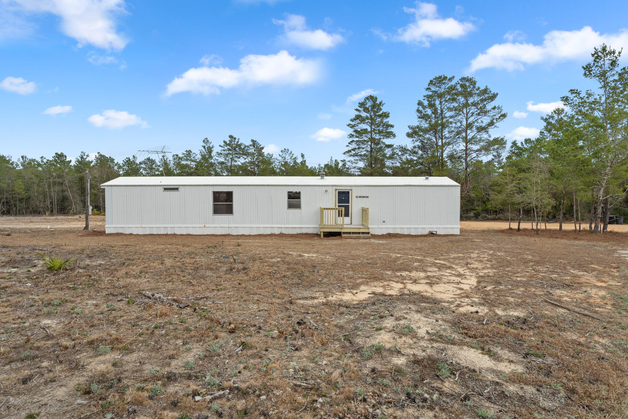 Property Photo: 17 Orchid Lane FL 32433
