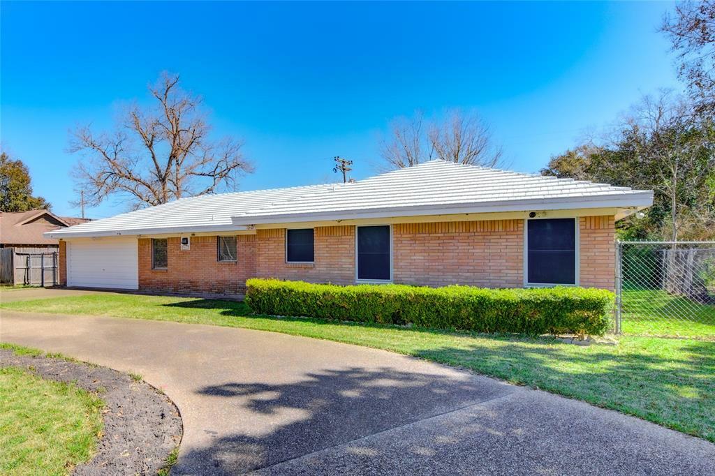 9211 Cadawac Road  Houston TX 77074 photo