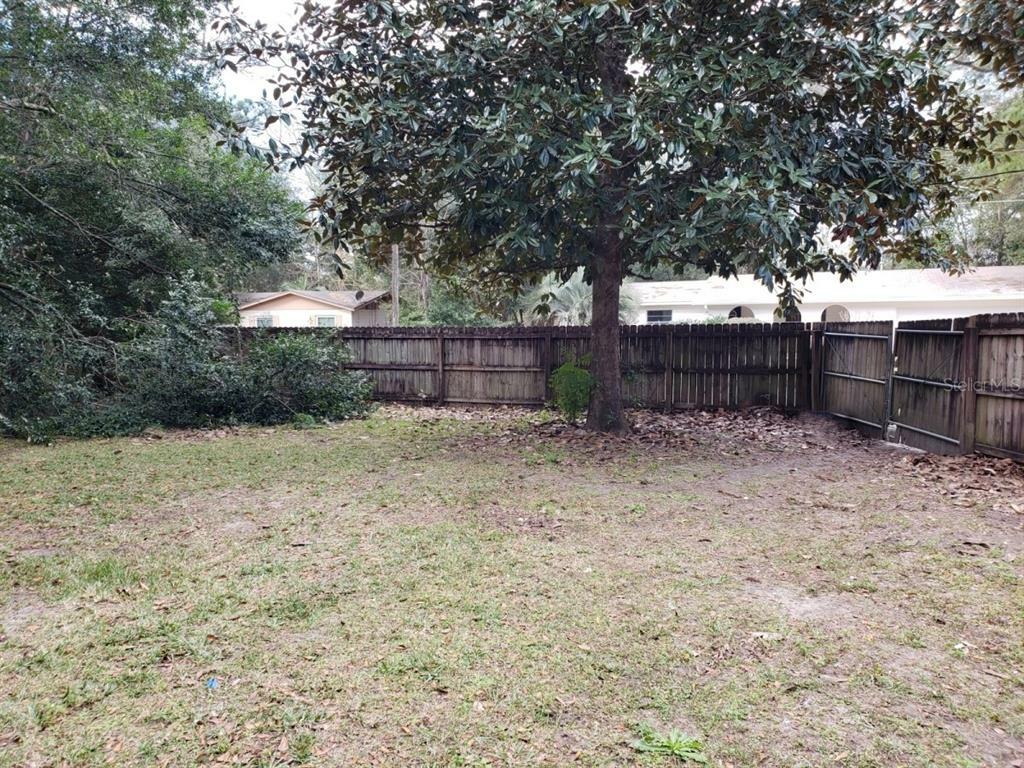 Property Photo:  3241 NW 47th Place  FL 32605 