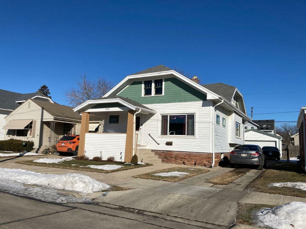 Property Photo:  2700 Bate St  WI 53403 