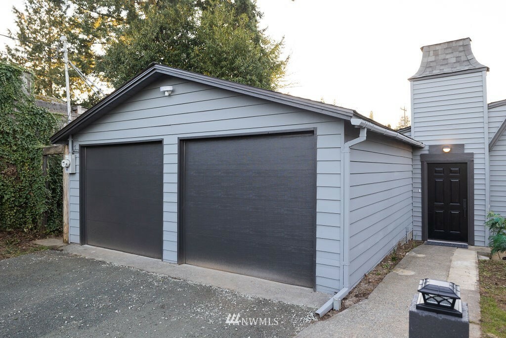 Property Photo: 13223 5th Avenue SW WA 98146