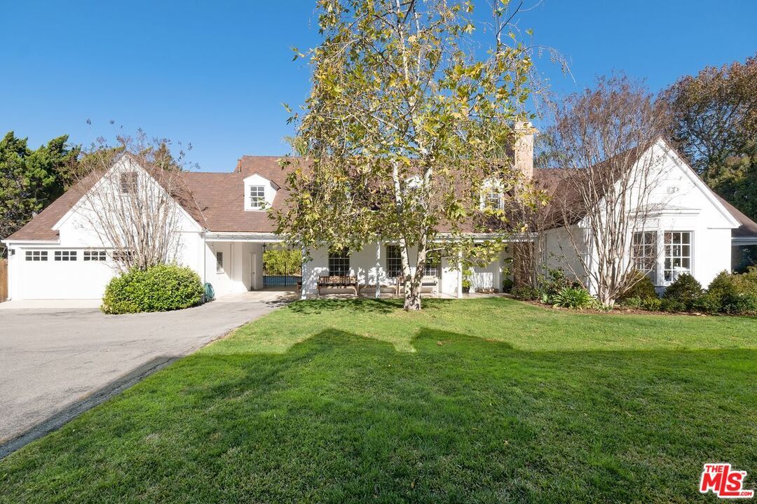 Property Photo:  456  S Bundy Dr  CA 90049 