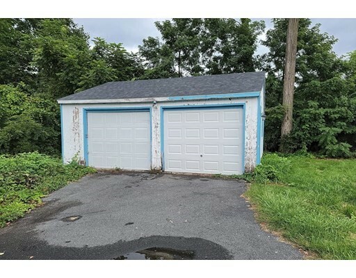 Property Photo:  5 Pleasant St  MA 01463 