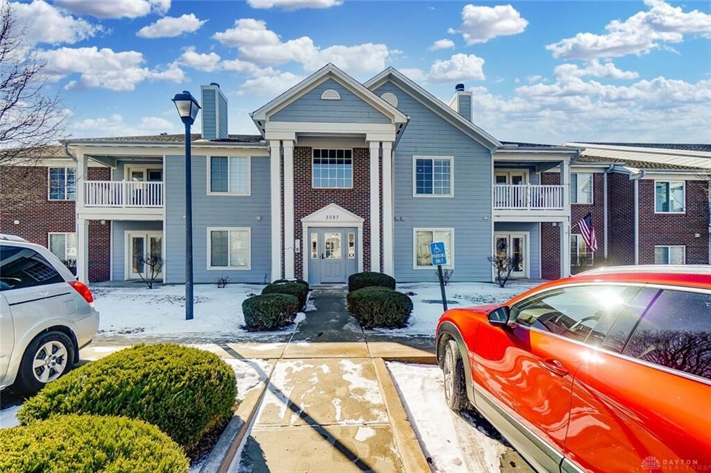 Property Photo: 3087 Westminster Drive 101 OH 45431