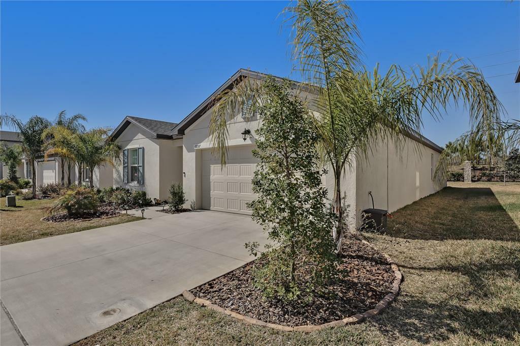 Property Photo:  6857 Shelby Lynn Way  FL 33542 