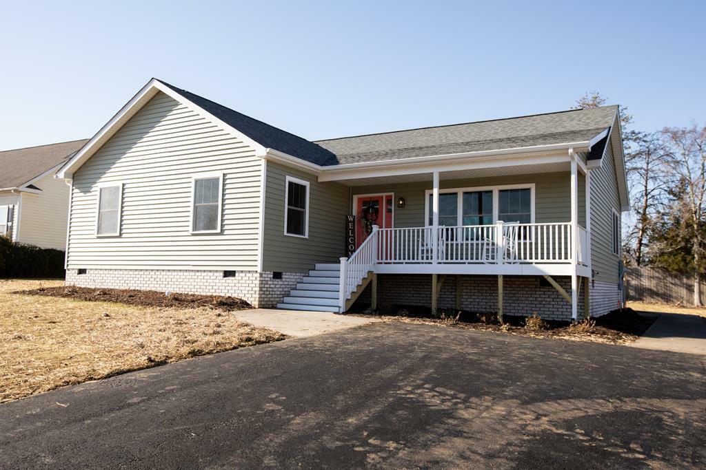 Property Photo: 1905 Woodland Trail VA 230901