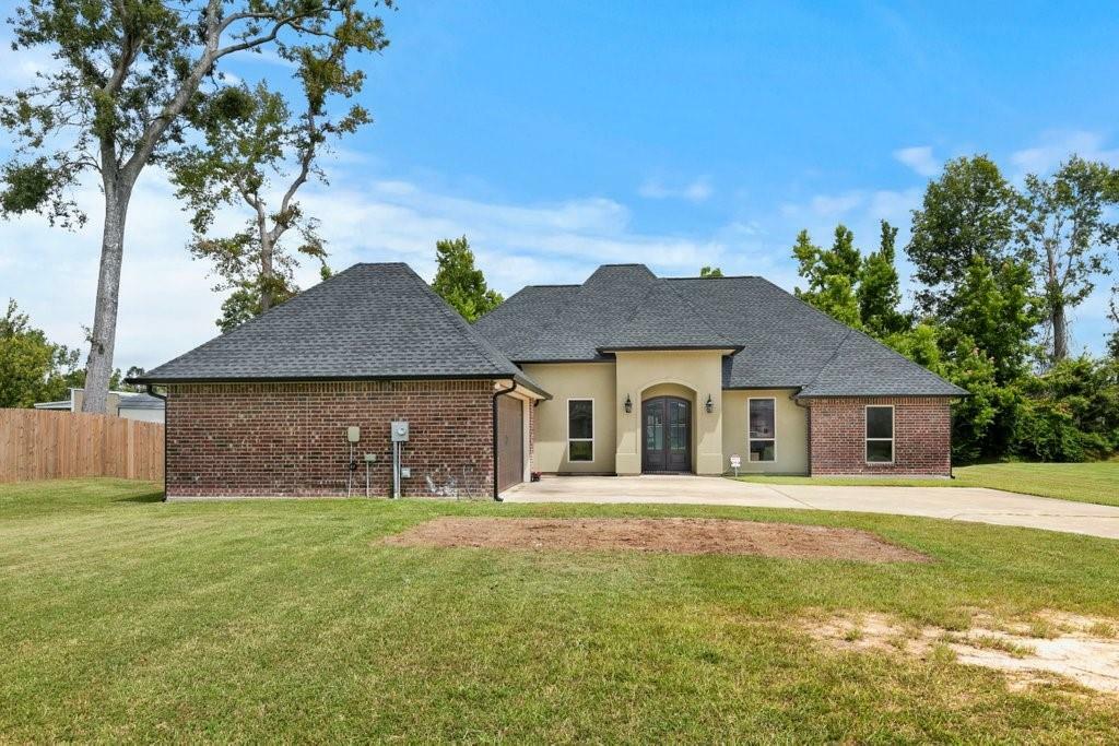 Property Photo:  1206 Rue Blakeney  LA 70611 