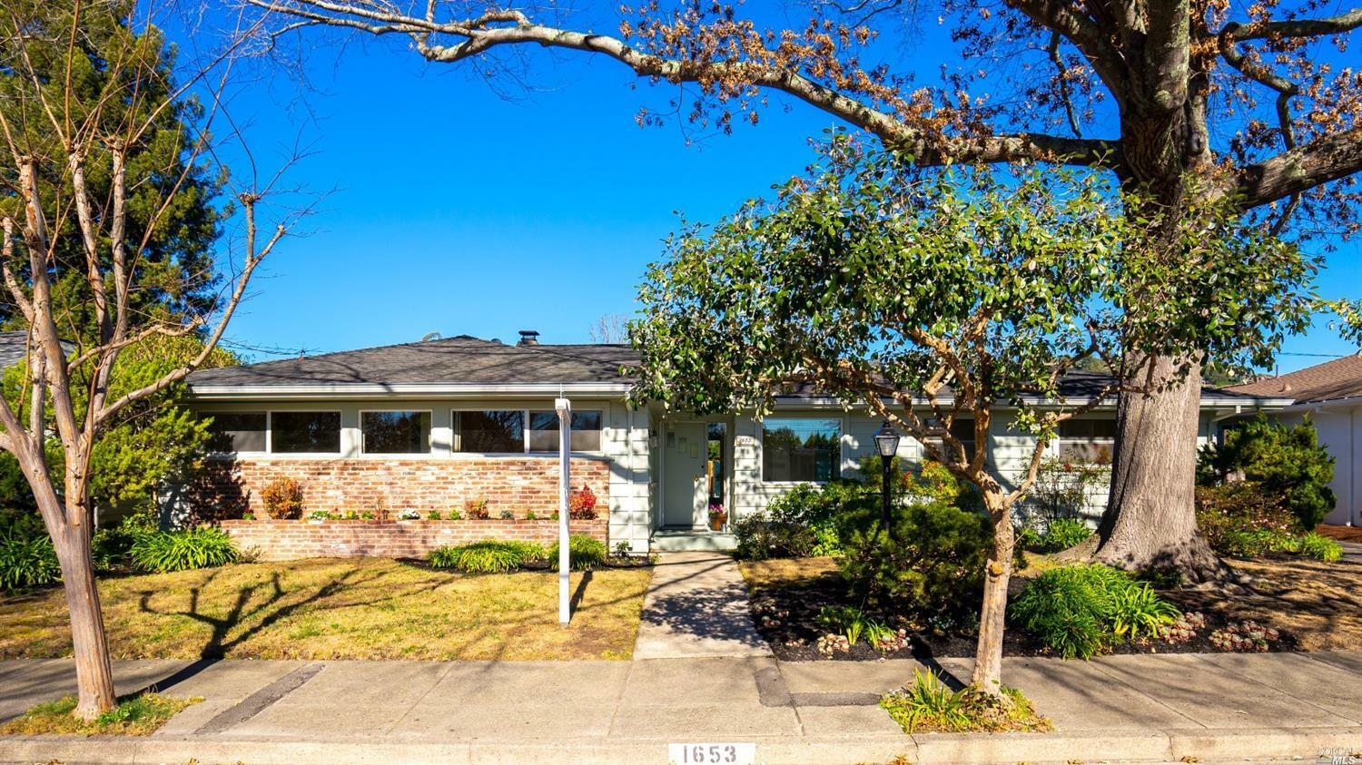 Property Photo:  1653 Julianne Place  CA 95404 