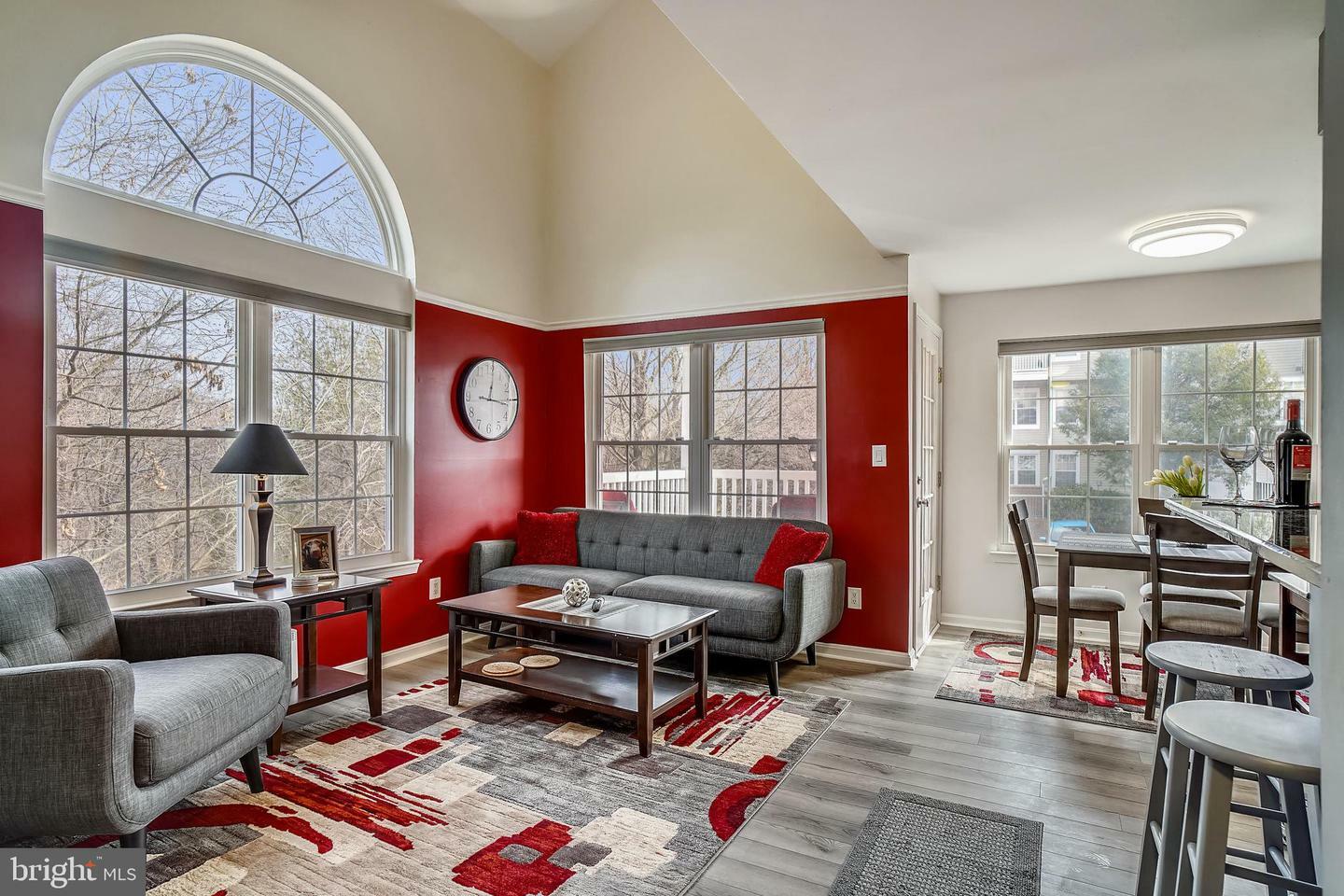 Property Photo: 909 Hillside Lake Terrace 504 MD 20878