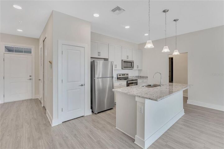 Property Photo:  5205 Eggleston Avenue 305  FL 32810 