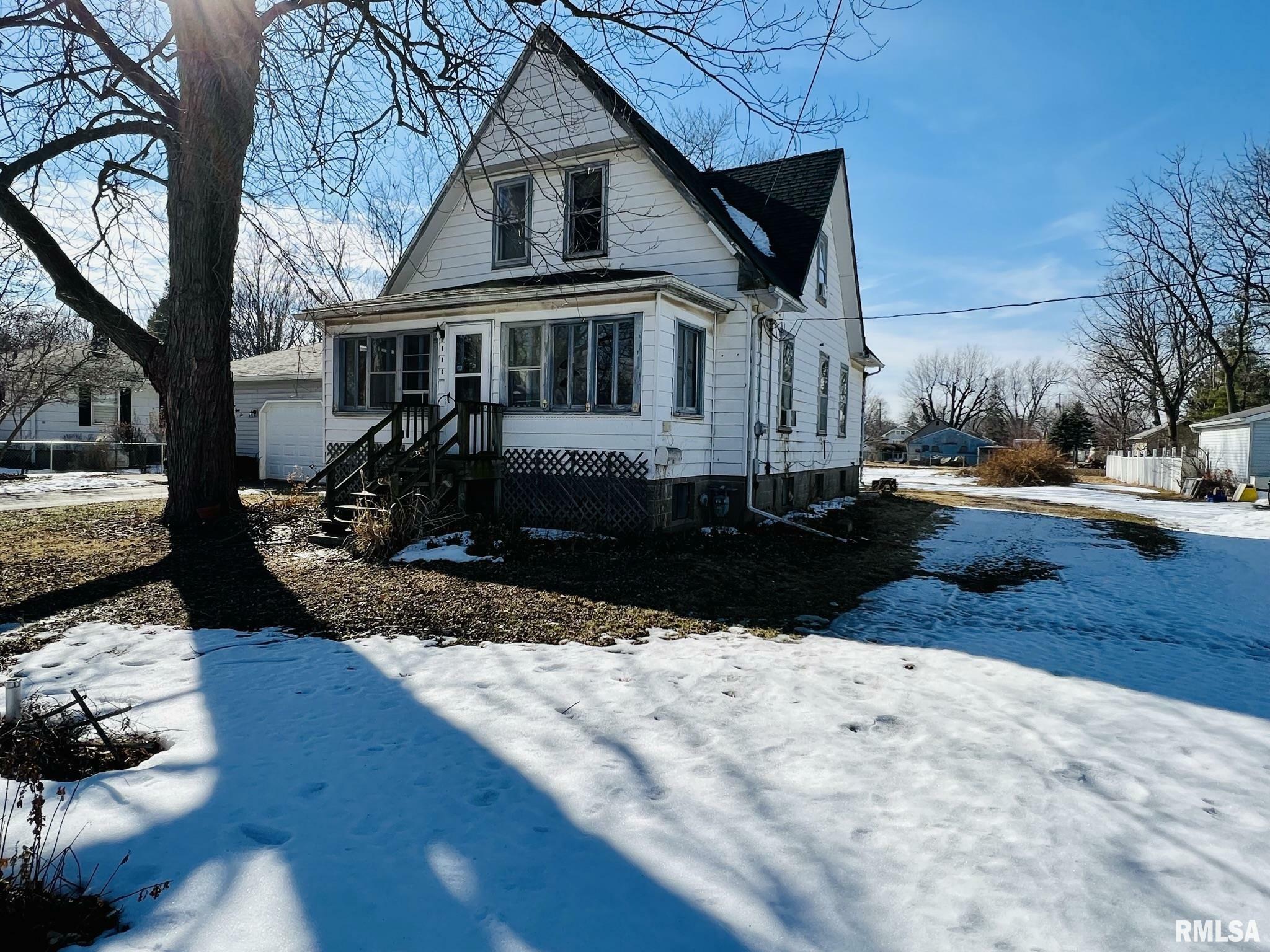 Property Photo:  1690 Florence Avenue  IL 61401 