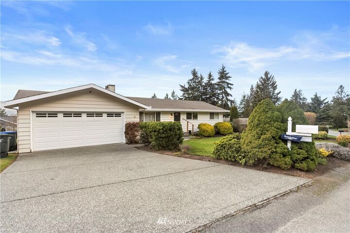 Property Photo:  18615  11th Avenue NE  WA 98370 
