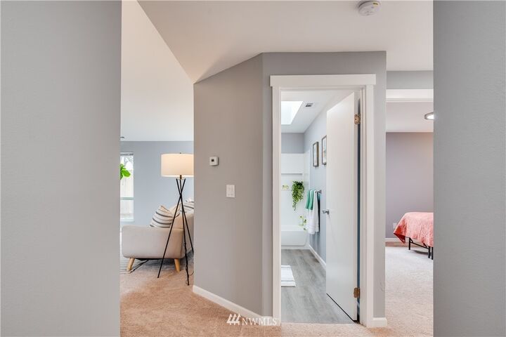 Property Photo:  1206 31st Street NE  WA 98002 