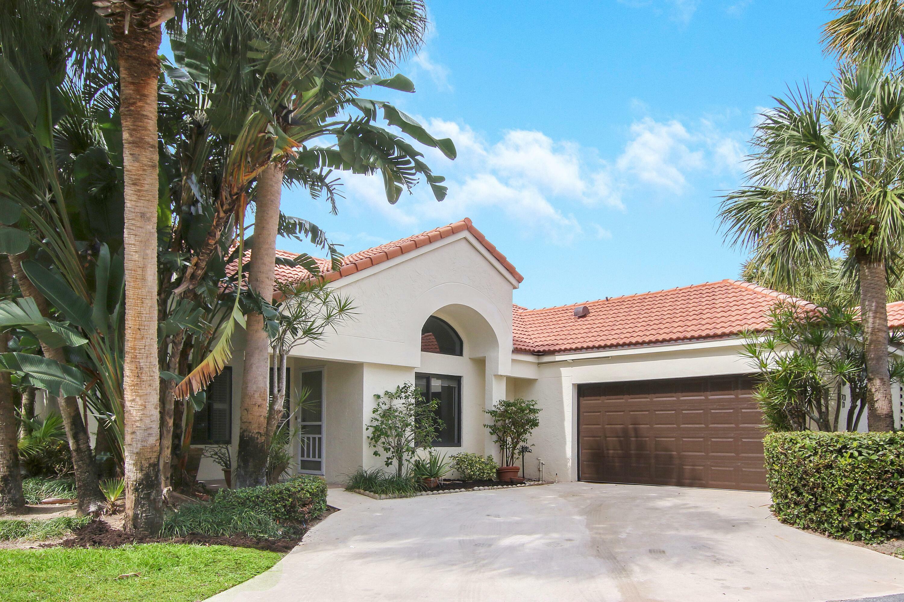 Property Photo:  701 Sea Oats Drive D-1  FL 33408 