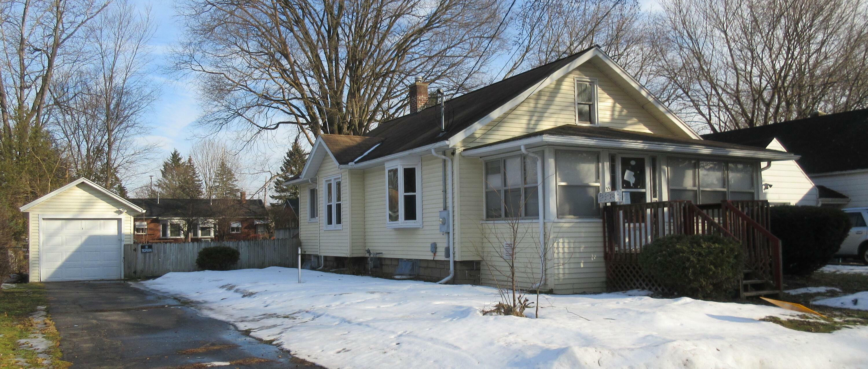 Property Photo:  35 Avery Avenue  MI 49037 