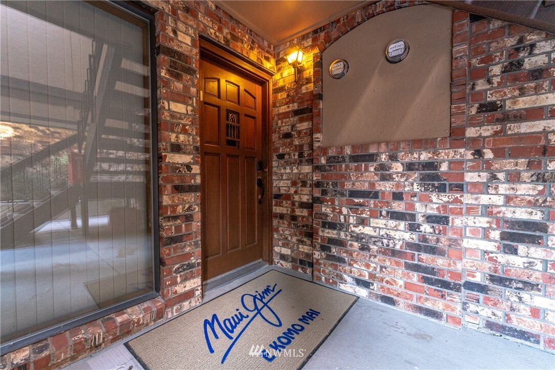 Property Photo:  113 E Center Street 8  WA 98816 