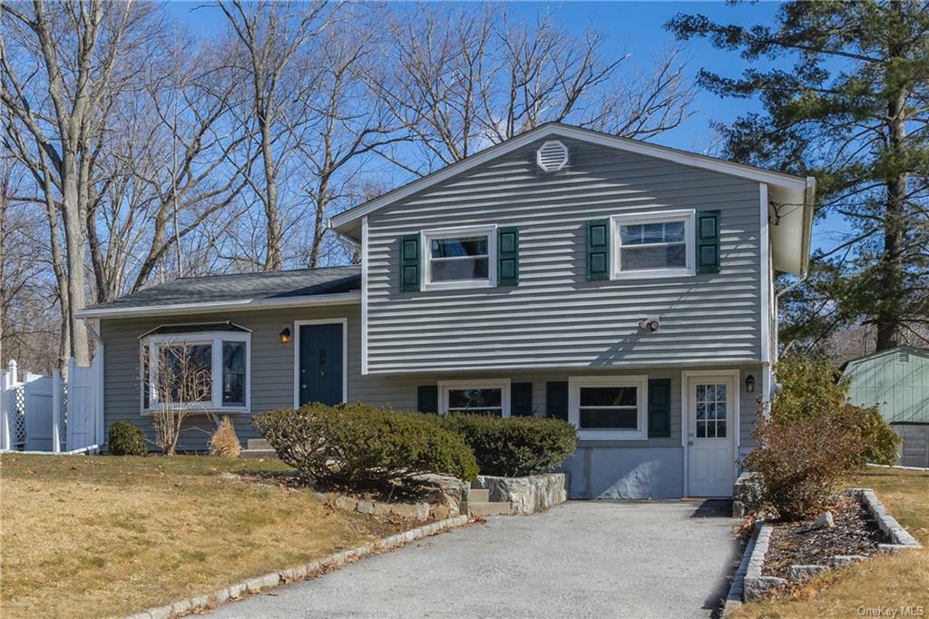 Property Photo:  26 Fawn Ridge Drive  NY 10567 