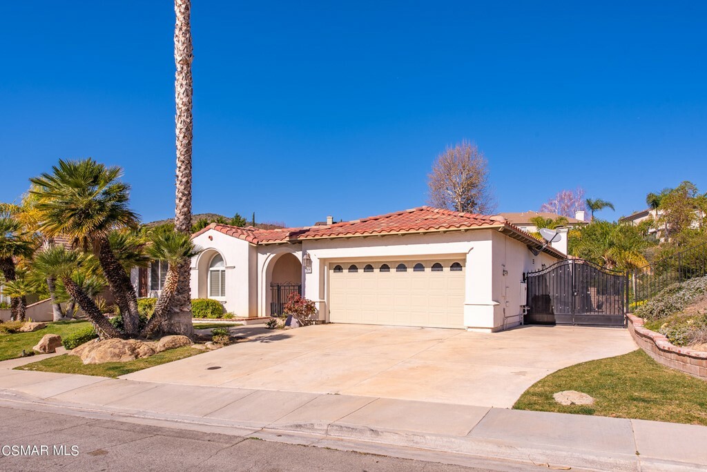 Property Photo:  5421 Moonshadow Street  CA 93063 