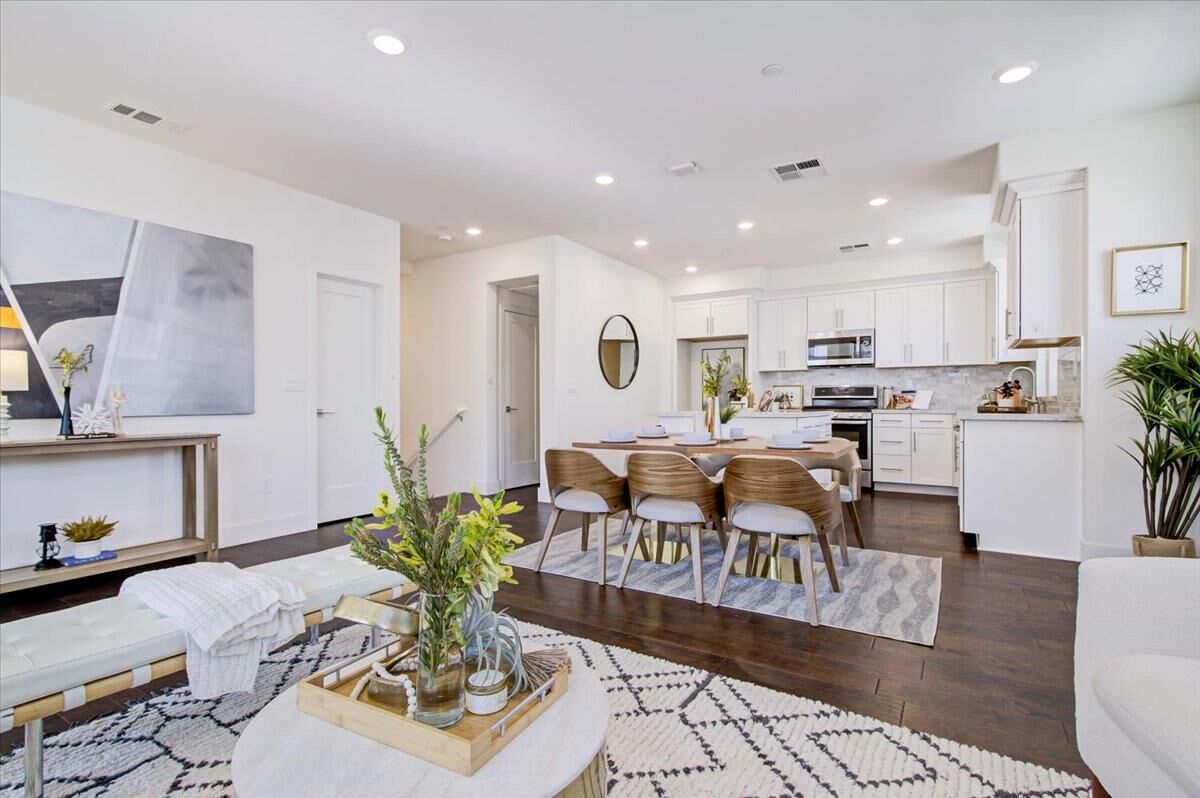 Property Photo: 8583 Leeward Way CA 94560