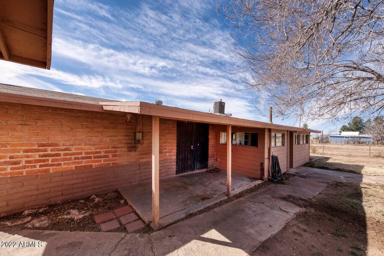 Property Photo:  2142 S Kentucky Street  AZ 85603 