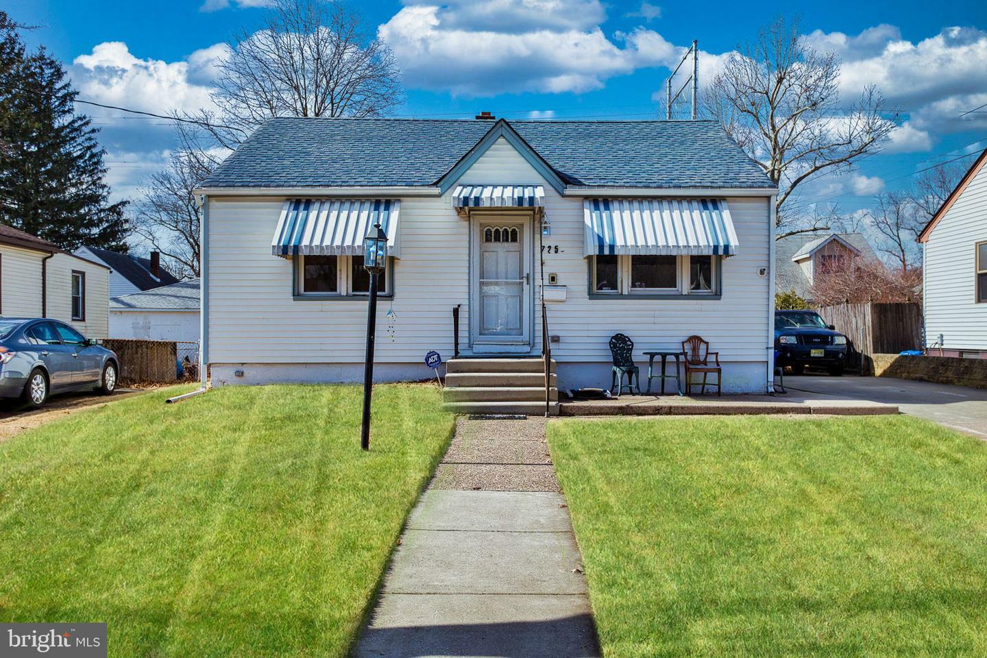 Property Photo:  725 N Evergreen Avenue  NJ 08096 