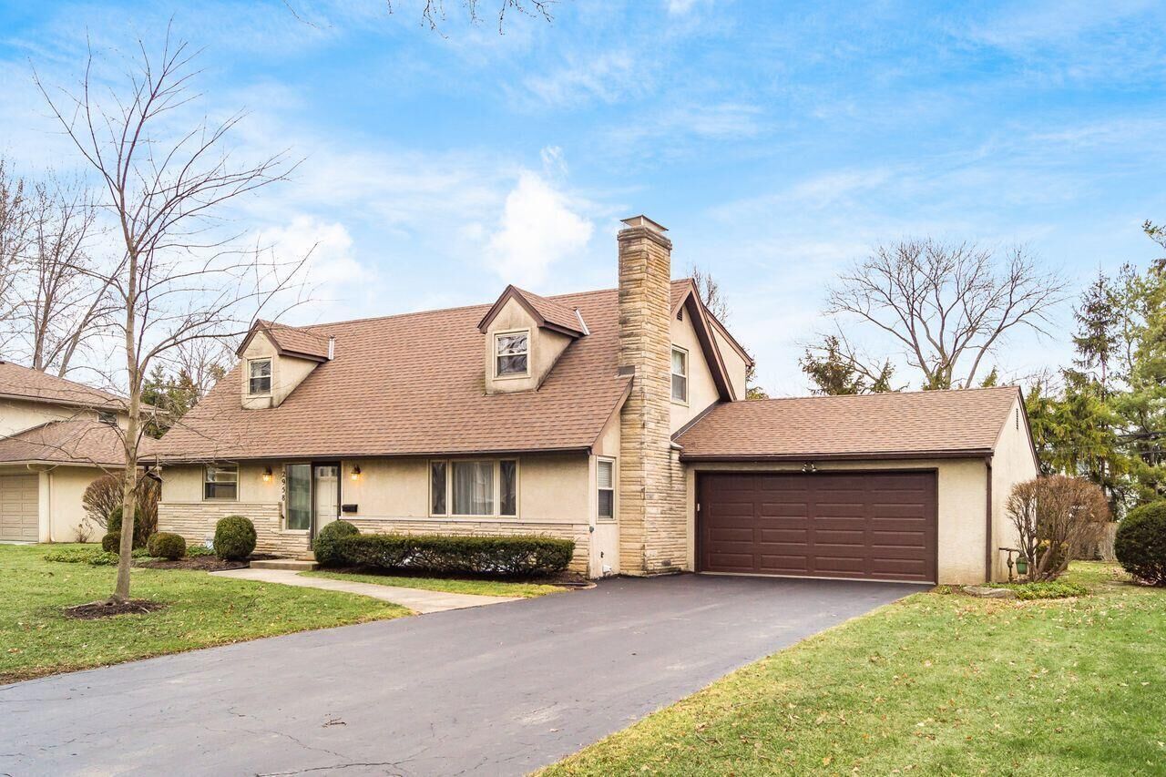 Property Photo: 2958 Wellesley Drive OH 43221
