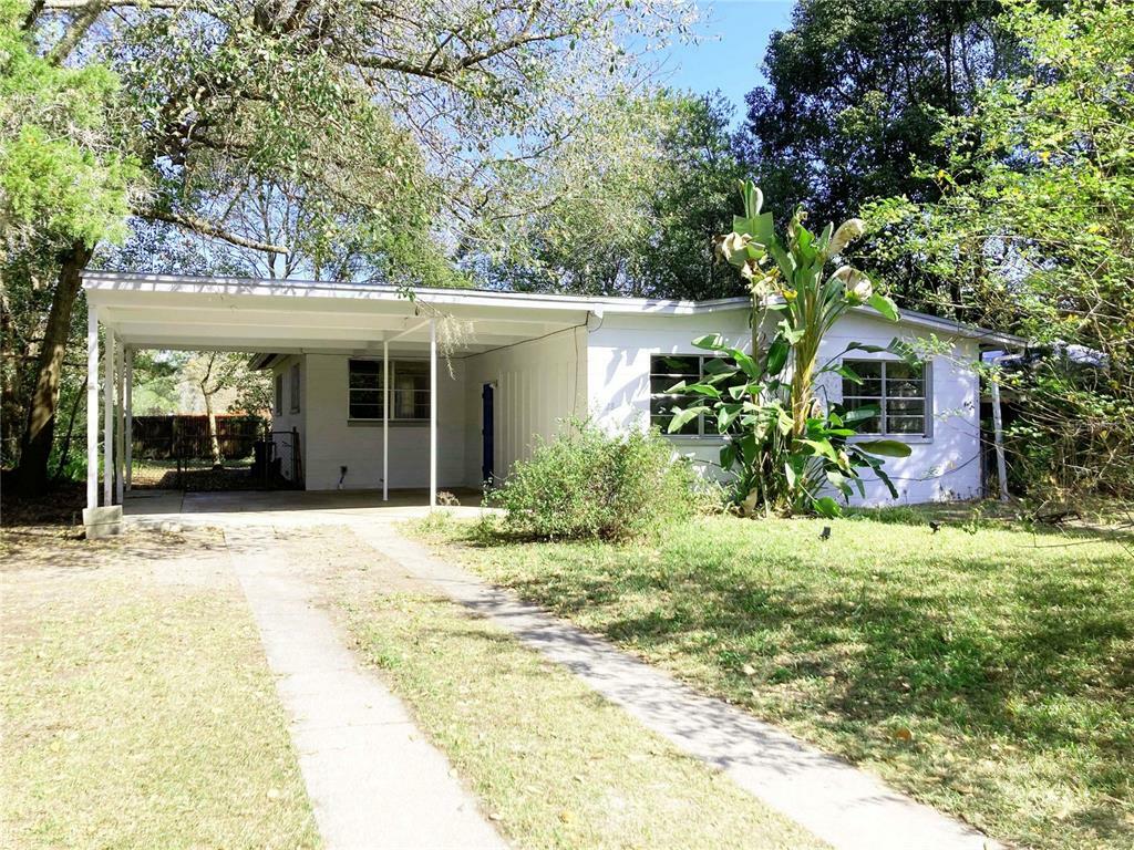 Property Photo:  1128 NE 21st Avenue  FL 32609 