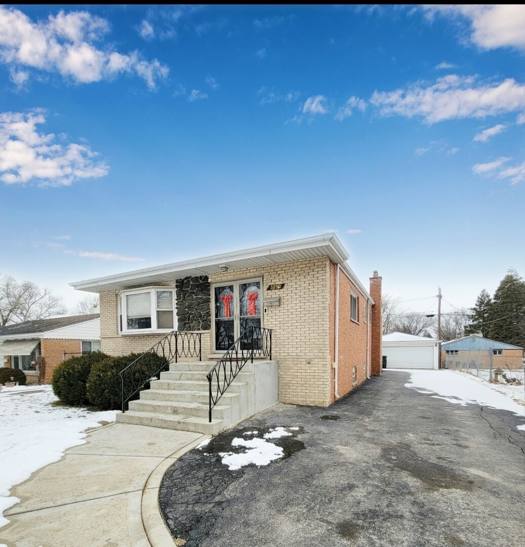 Property Photo:  3250 Bernice Road  IL 60438 