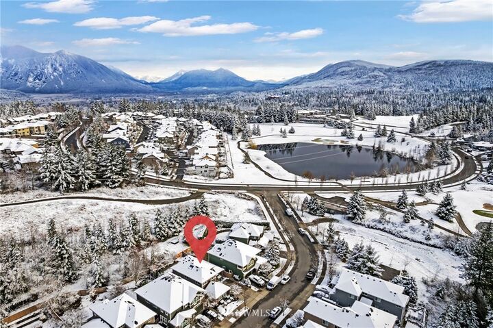 Property Photo: 6732 Crest View Avenue SE WA 98065