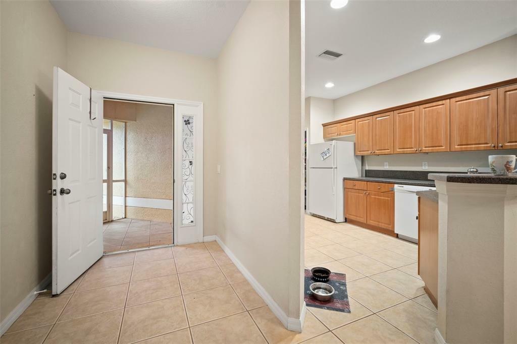 Property Photo:  11558 Captiva Kay  FL 33569 