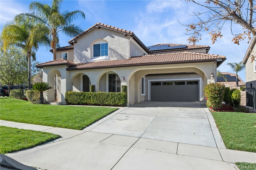 Property Photo:  1605 Rivendel Drive  CA 92883 