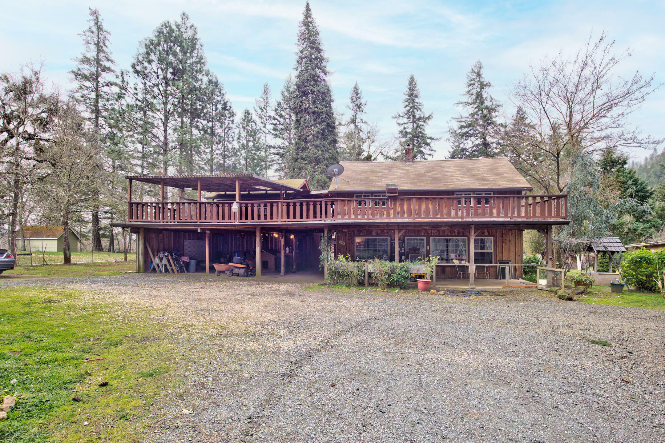 Property Photo:  8225 N Applegate Road  OR 97527 